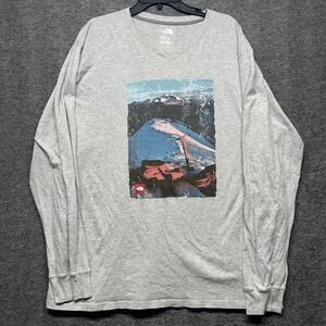 The North Face Mens XXL Gray Graphic Long Sleeve Hiking Climbing T Shirt‎